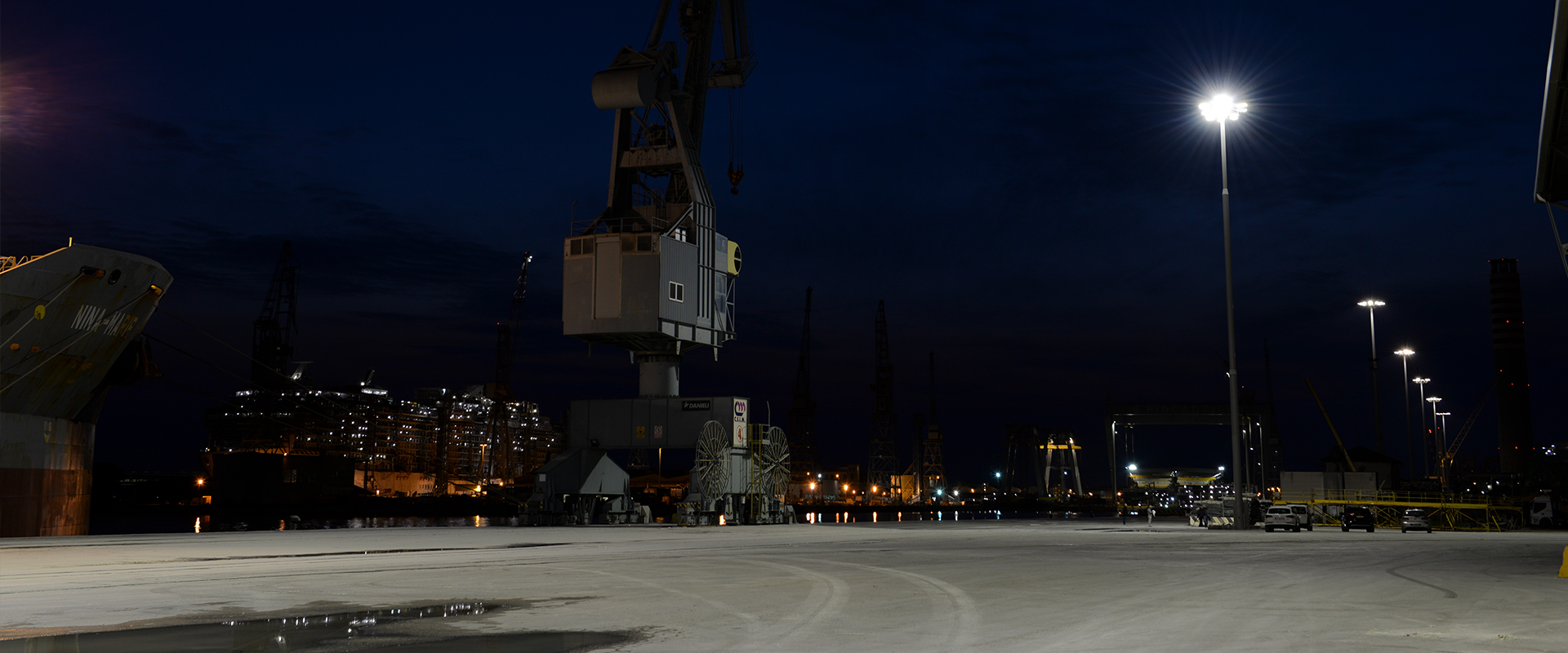 Faro LED per porti industriali